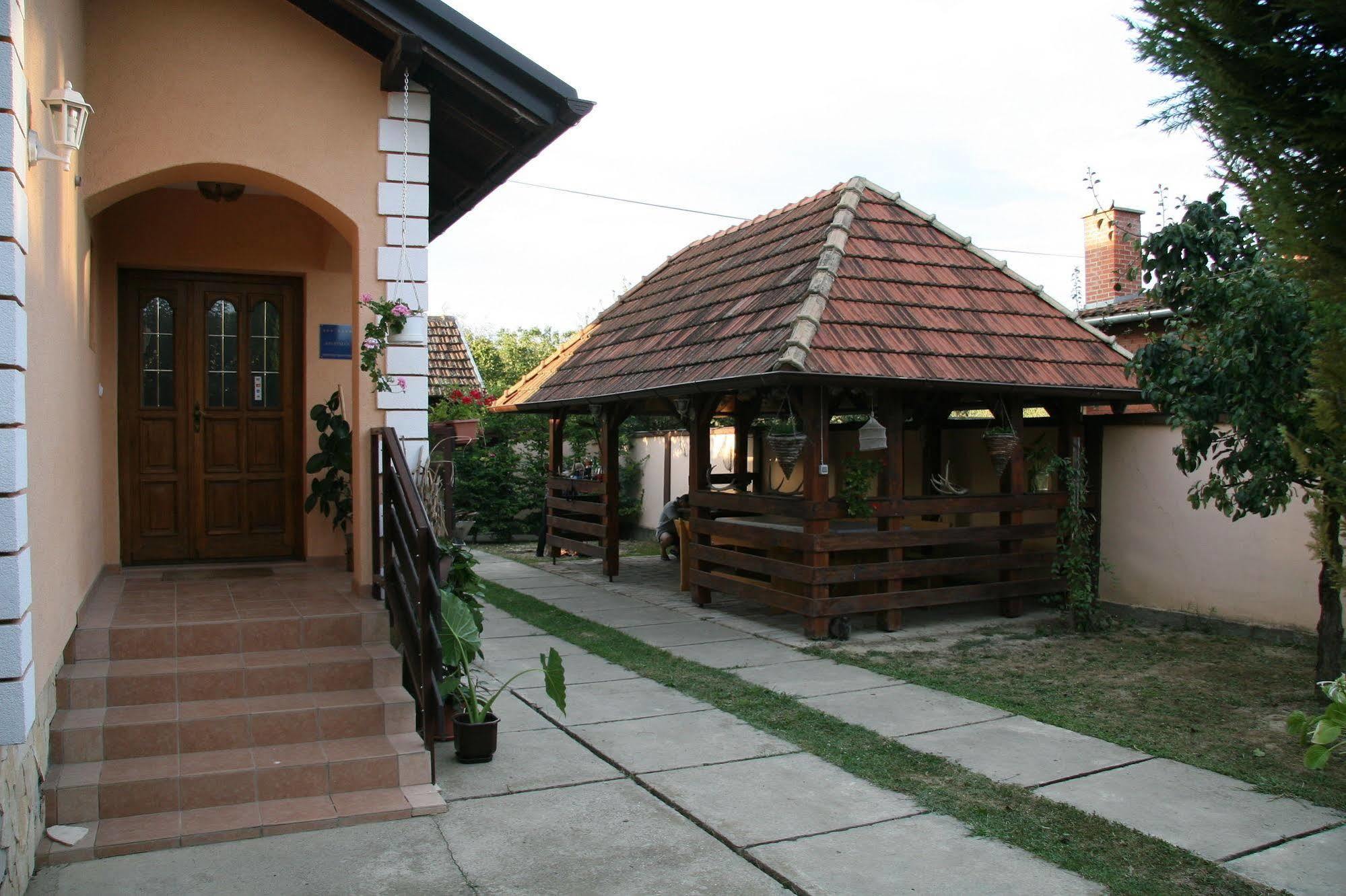 Apartments Vrata Baranje Bilje ภายนอก รูปภาพ
