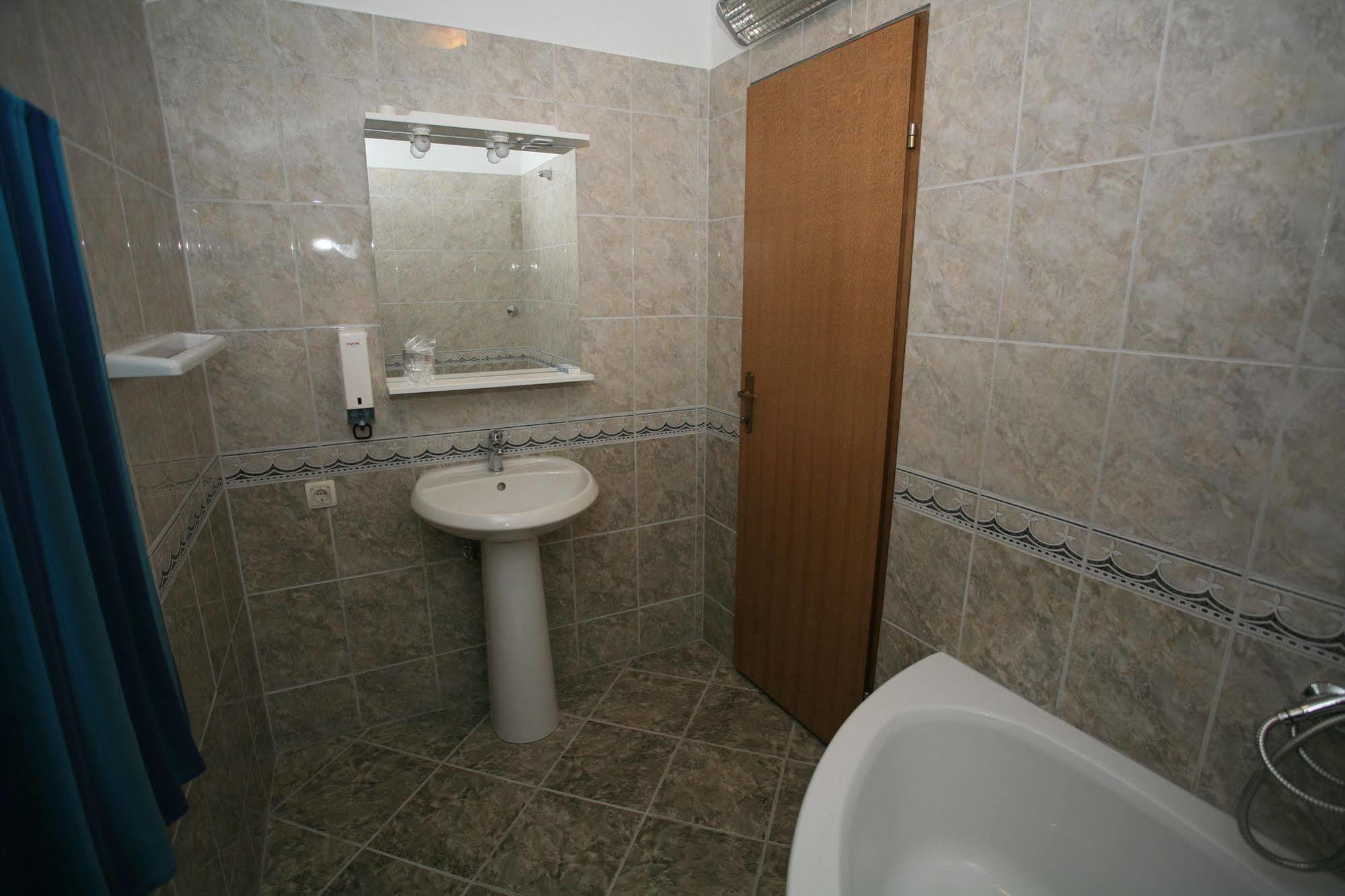 Apartments Vrata Baranje Bilje ภายนอก รูปภาพ