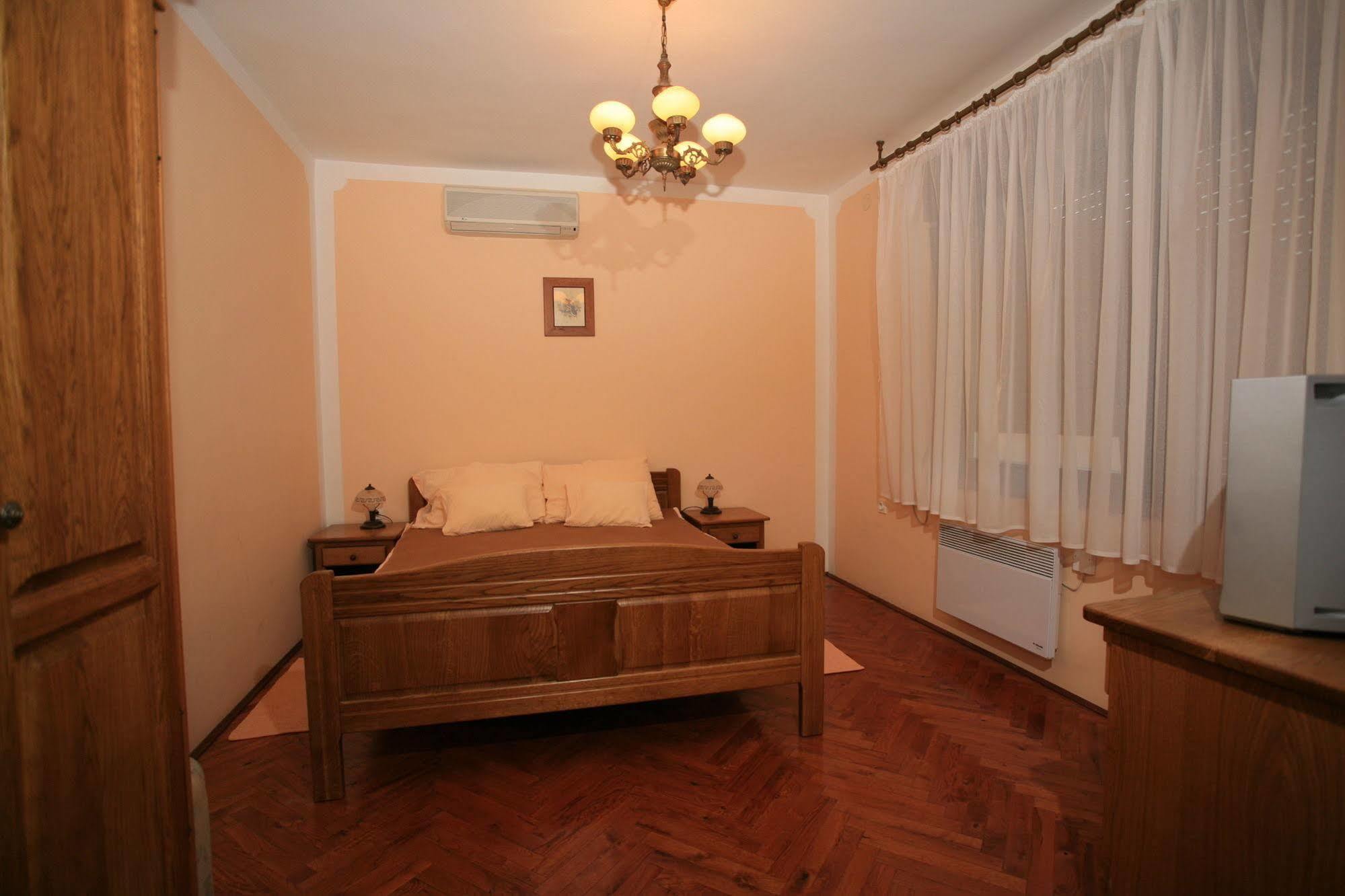 Apartments Vrata Baranje Bilje ภายนอก รูปภาพ