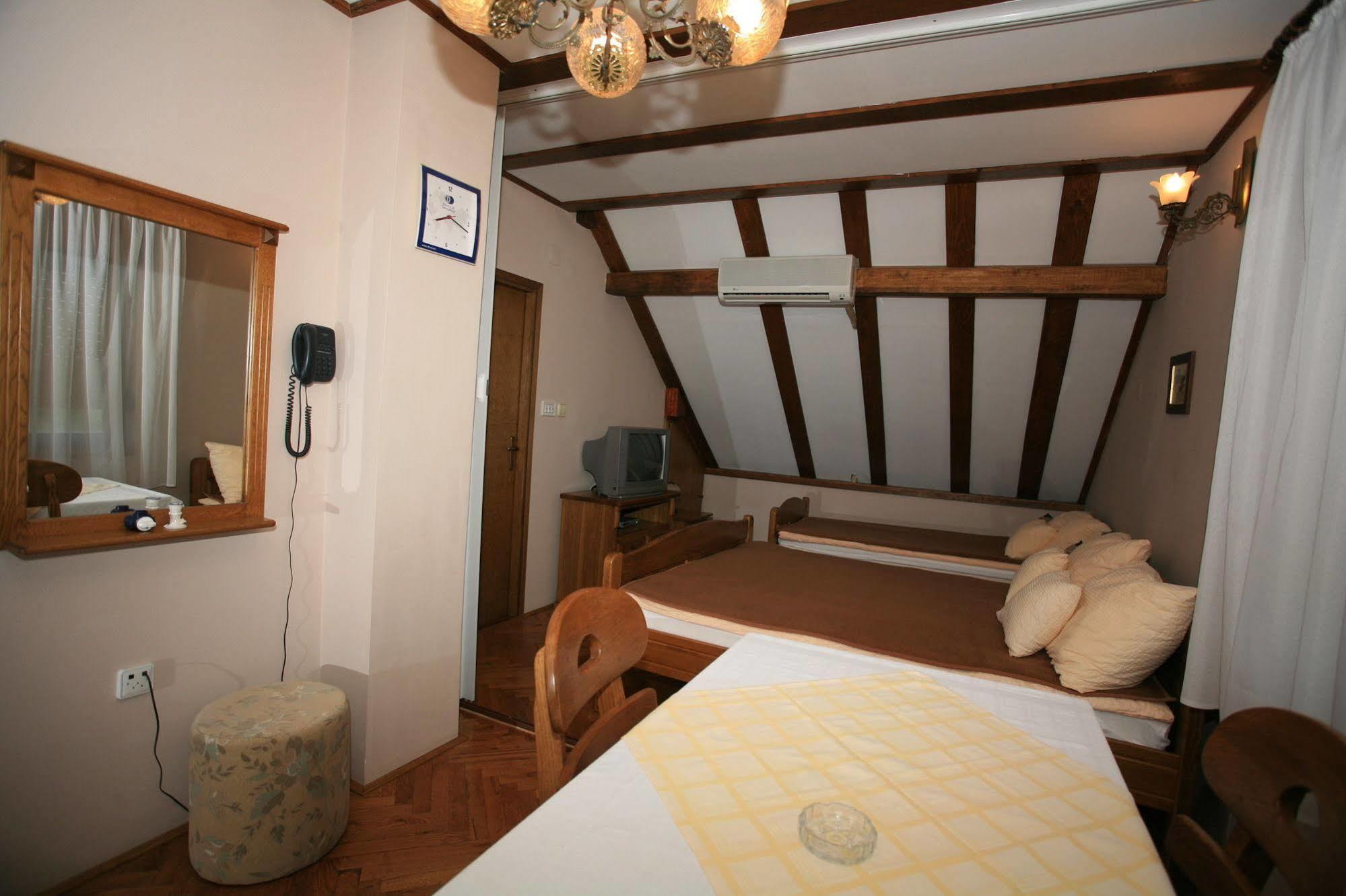 Apartments Vrata Baranje Bilje ภายนอก รูปภาพ